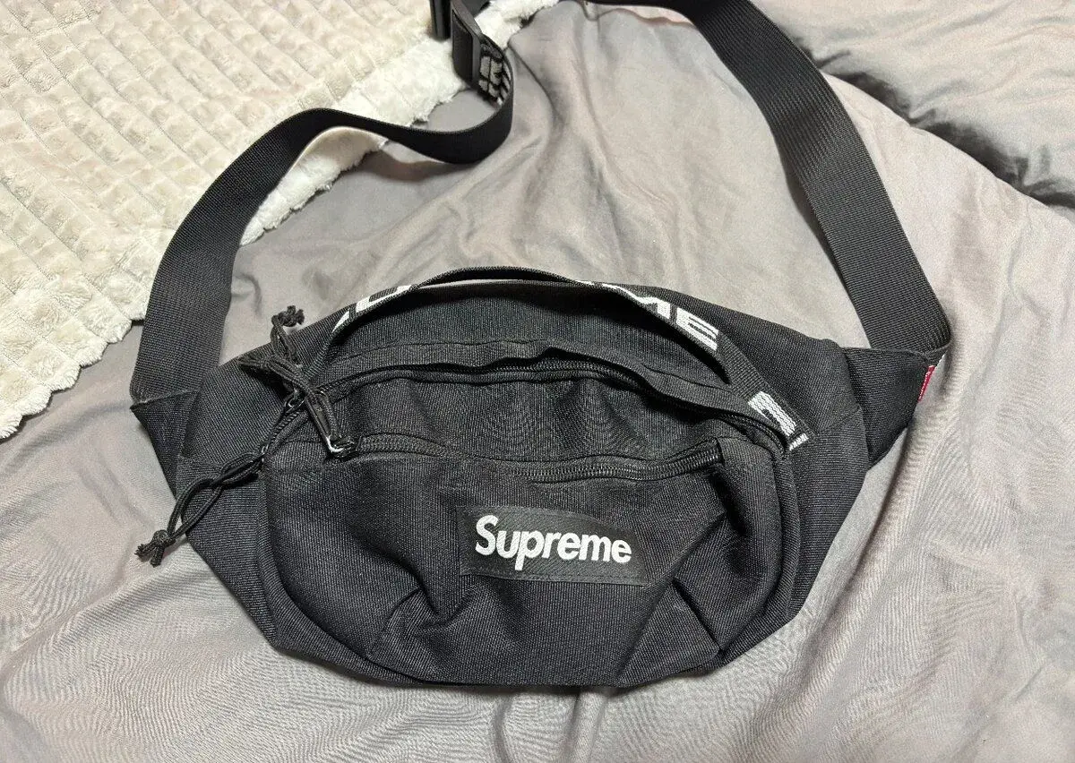 Supreme Black SS18