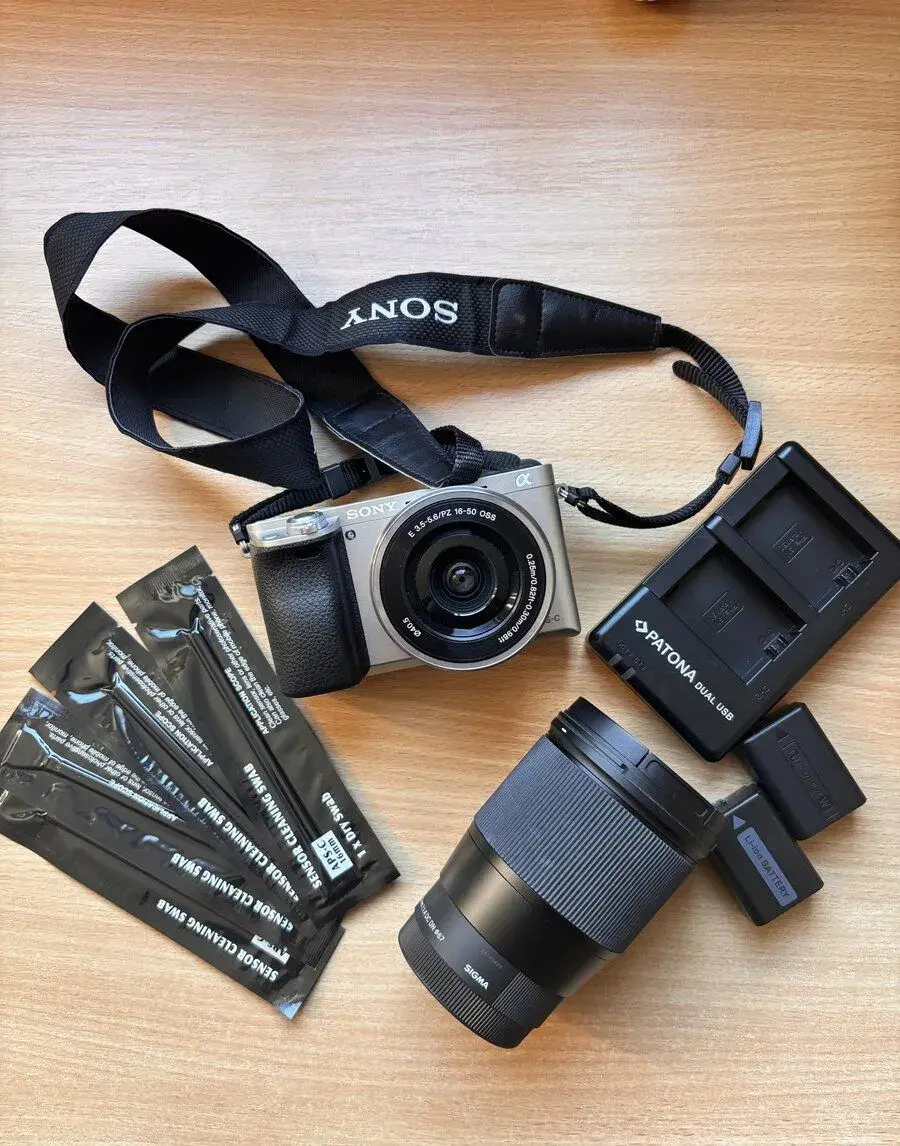 Sony A6000 + 16-50mm E-mount, APS-C 24Mpx senzor, kompletný