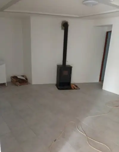 Prenajmem troj izbový byt v dome