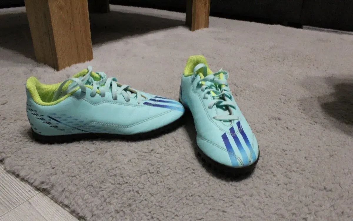 Adidas kopacky na umely povrch