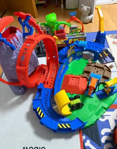 Hot Wheels – veľké autodráhy Mattel