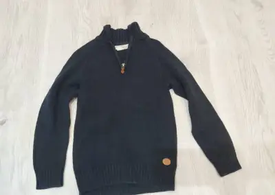 sveter značky H&M, veľkosť 122/128