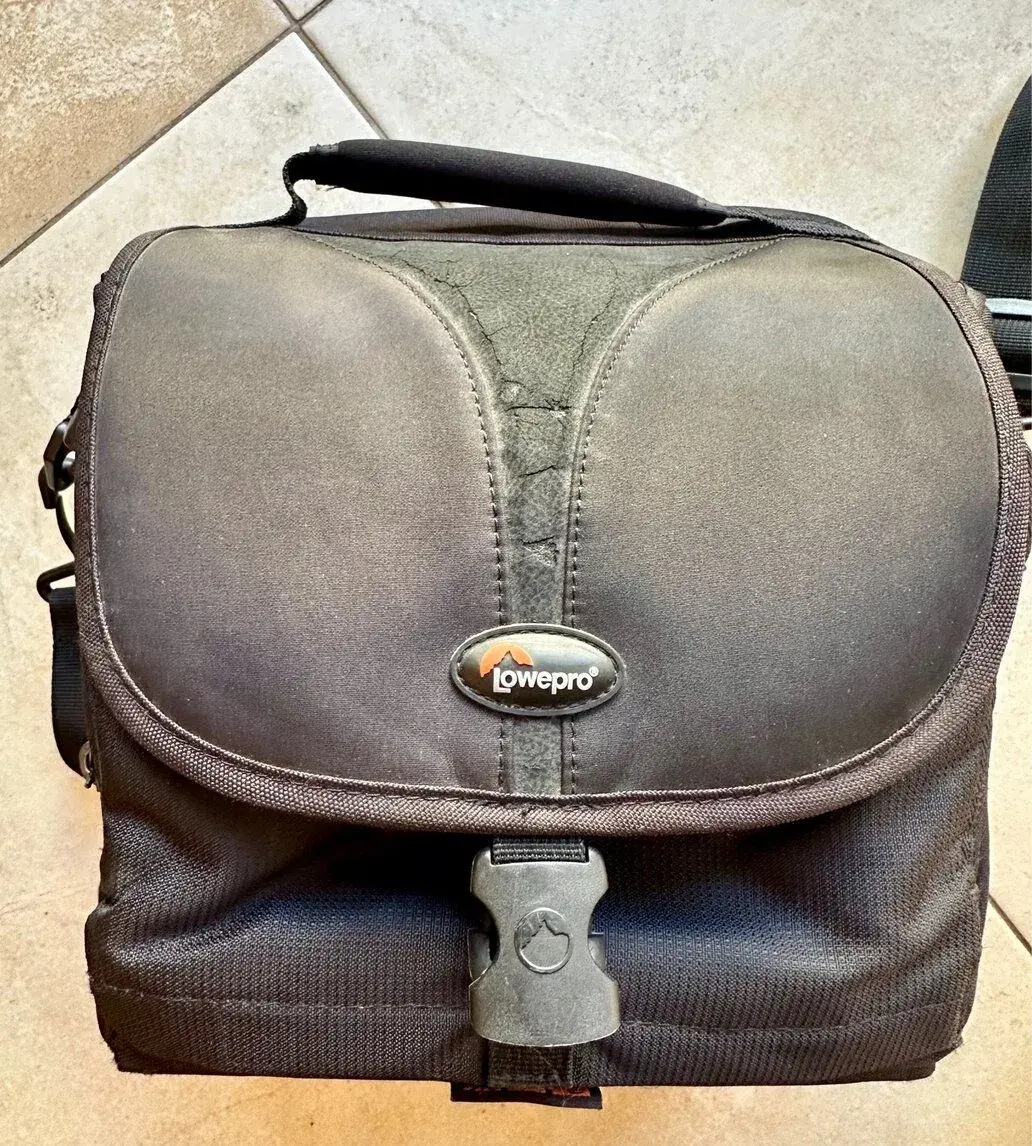 Lowepro taska na fotoaparat