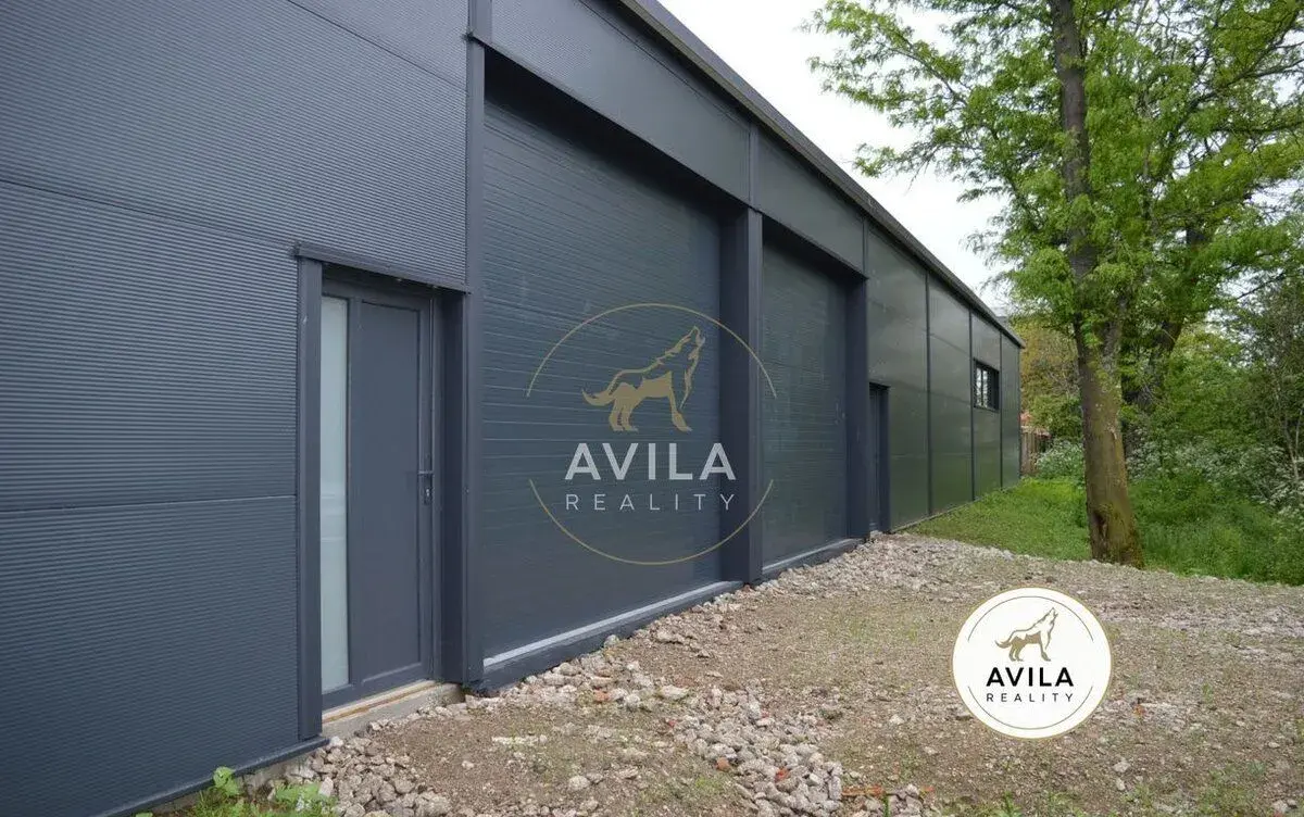AVILA NA PREDAJ: nová sendvičová hala 300m2 vo Voderadoch