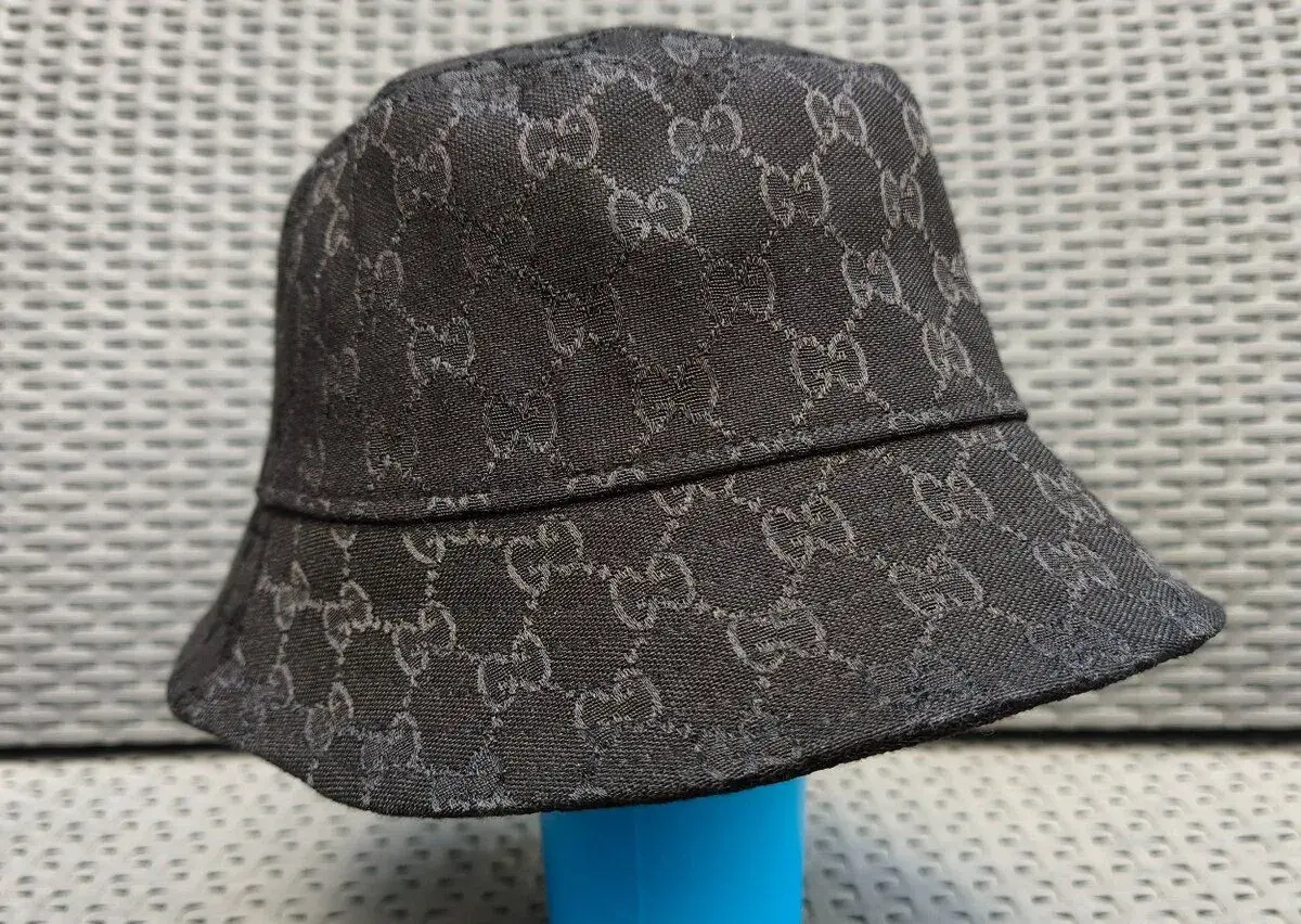 🧢 Na predaj: Gucci bucket hat - Klobúk - Black & Black