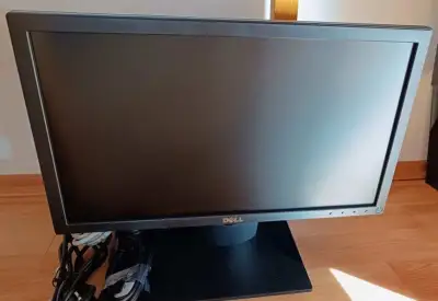 ✔️ usporny LED LCD monitor 19" VGA DP