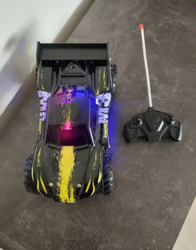 Pretekárske auto na diaľkové ovládanie