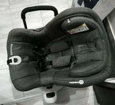 Otočná autosedačka Reversal II Isofix Grey 0–18 kg