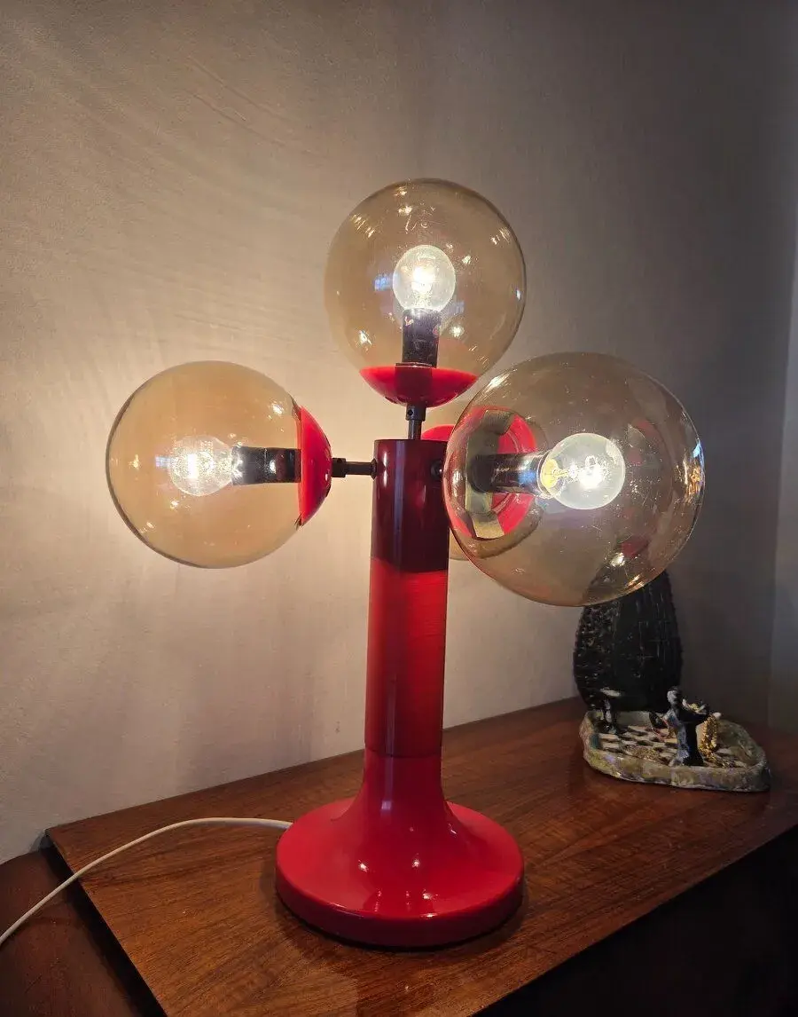 Ikona 70. rokov: Originálna stolná lampa.