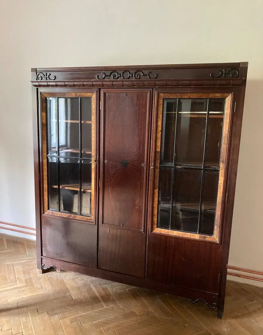 starožitná skriňa 20./30. roky