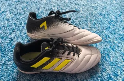 Halovky Adidas veľkosť 37.