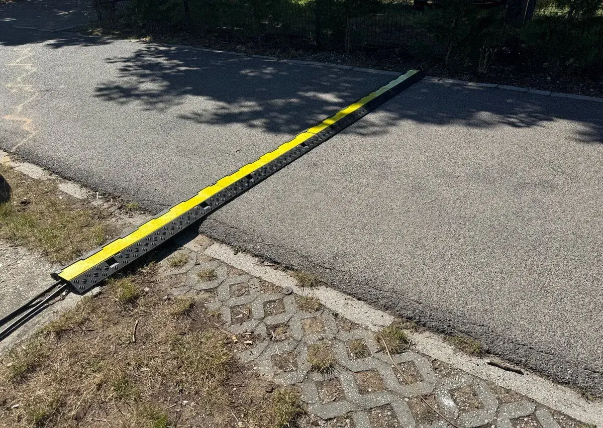 káblové mosty a kabeláž