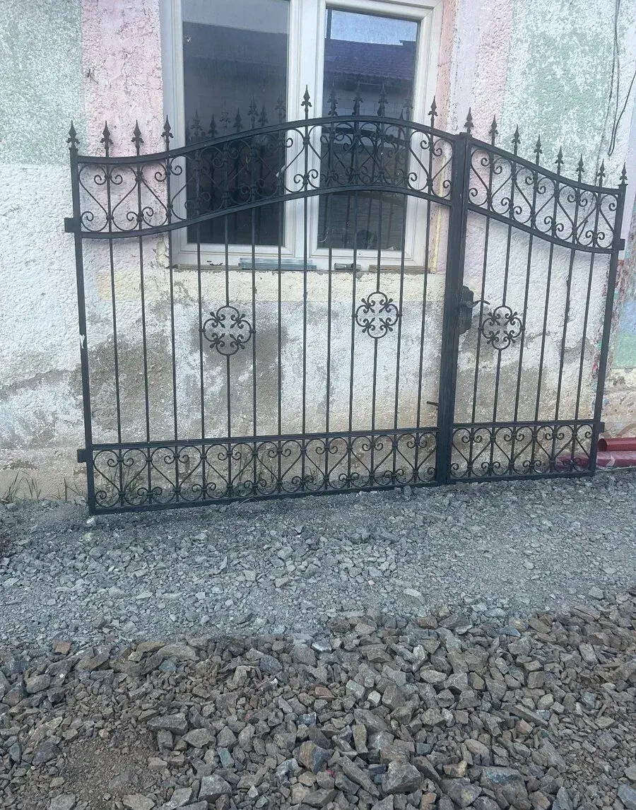 Brána