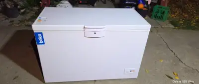 Truhlicová mraznička Beko HSA29540N (284L) - plne funkčná