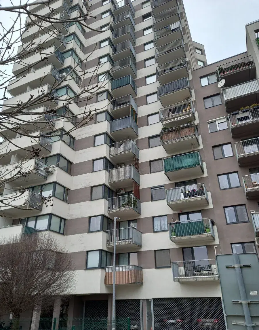 Prenájom garážové státie Jégeho 16 ul. Ružinov