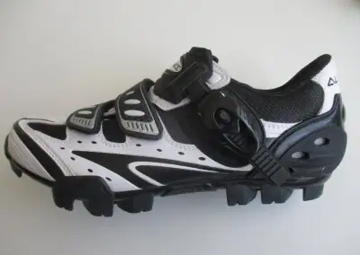 Dámske MTB tretry č.40