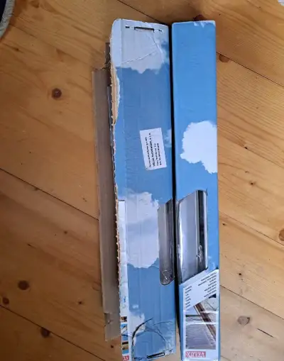 2x Nové žalúzie VELUX PAL 102 (9150) na strešné okná