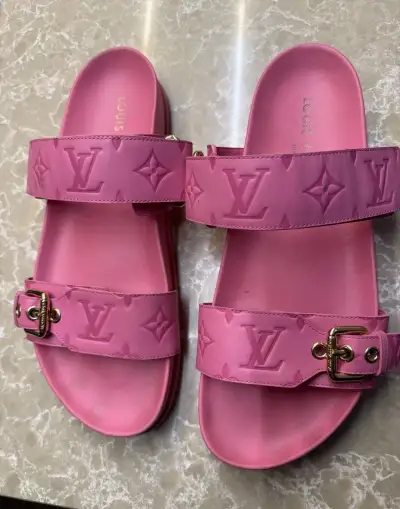 Šľapky Louis Vuitton