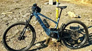 KELLYS THEOS R30 P STEEL BLUE 29/27.5" 820 WH