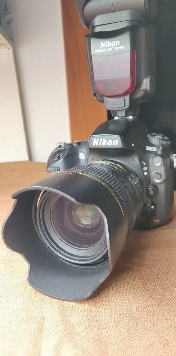 Profesionálny set Nikon D800 s príslušenstvom
