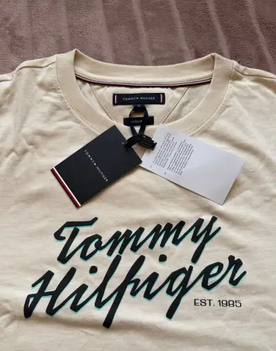 tommy hilfiger tricko XL