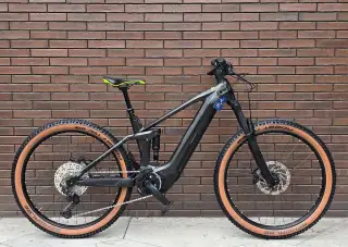 celoodpružený ebike Cube carbon