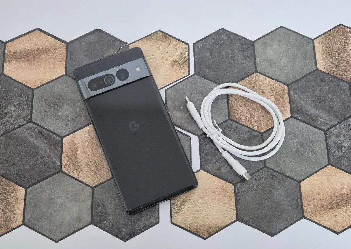 Google Pixel 7 Pro 128GB Obsidian – záruka 1 rok