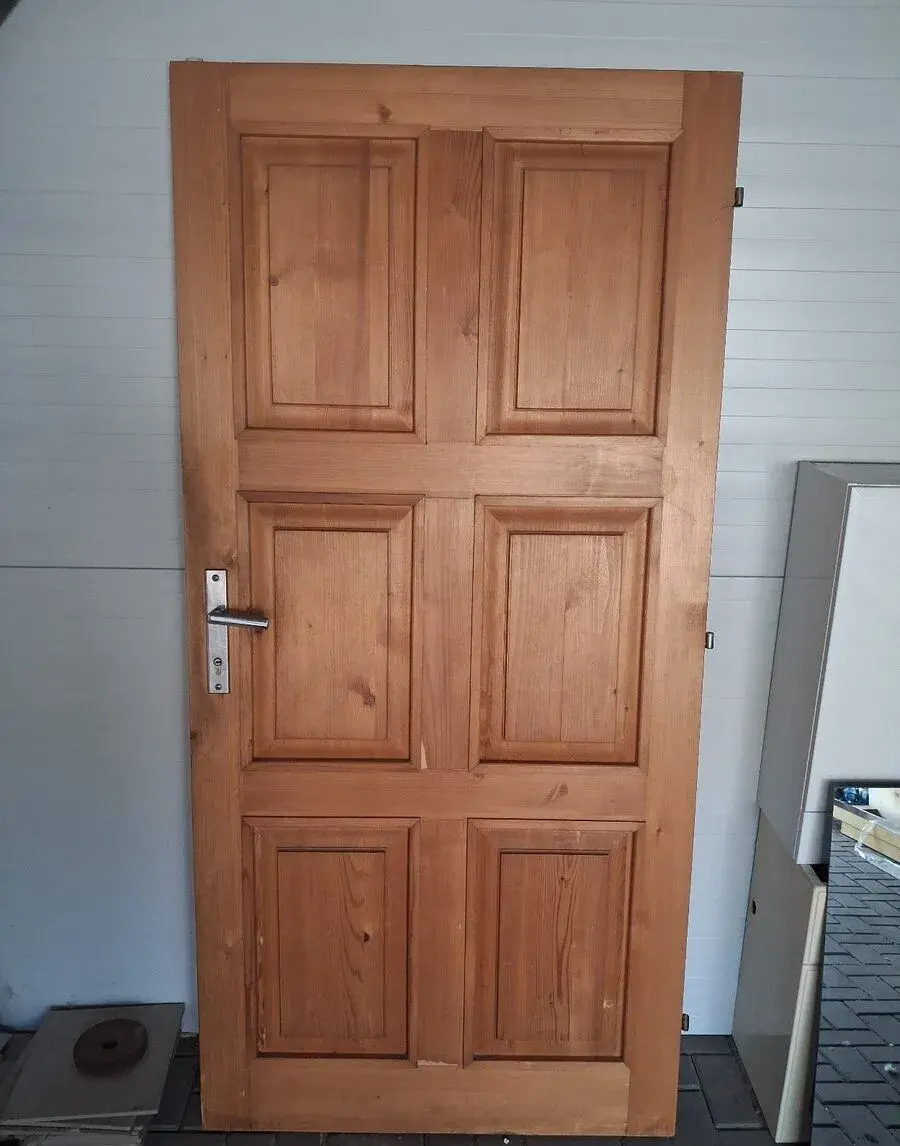 Exteriérové dvere s kovaním