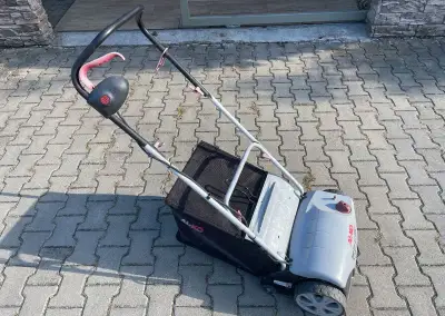 Prevzdusnovac / Vertikutator vratane zberneho kosa