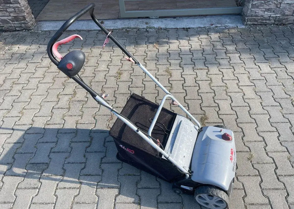 Prevzdusnovac / Vertikutator vratane zberneho kosa