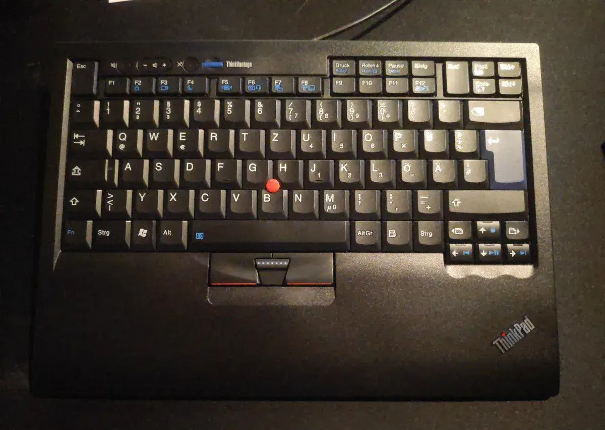 USB klavesnicu LENOVO s integrovanym trackpointom