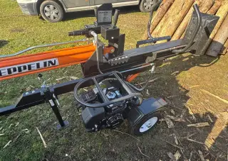 PRENÁJOM štiepačka na drevo 20 ton