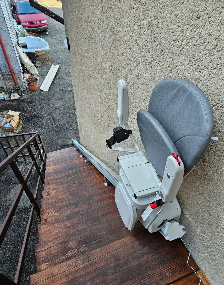 Stoličkové výťahy + montáž a záruka