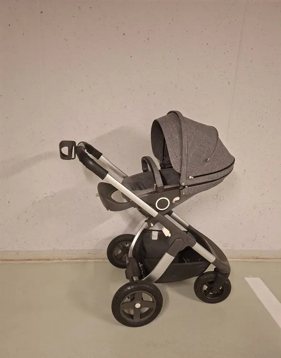 Stokke crusi s nafukovacimi kolesami