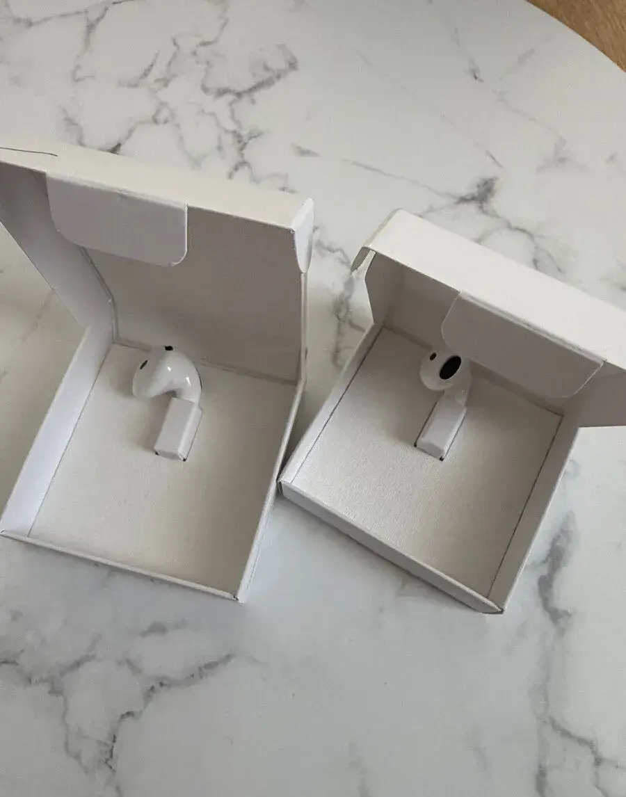 Náhradné slúchadlá Apple AirPods 4. generácie (bez ANC)