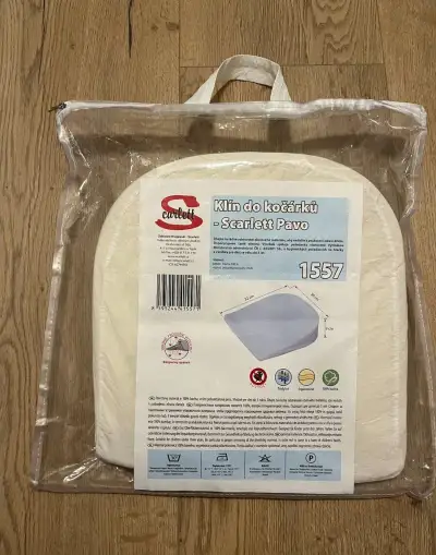 Polohovací klin do kočíka alebo postieľky