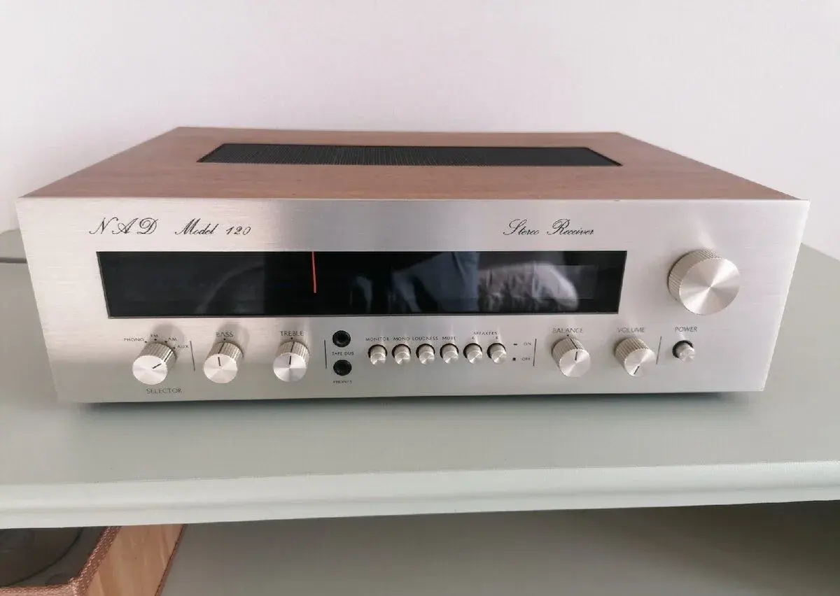 NAD Model 120