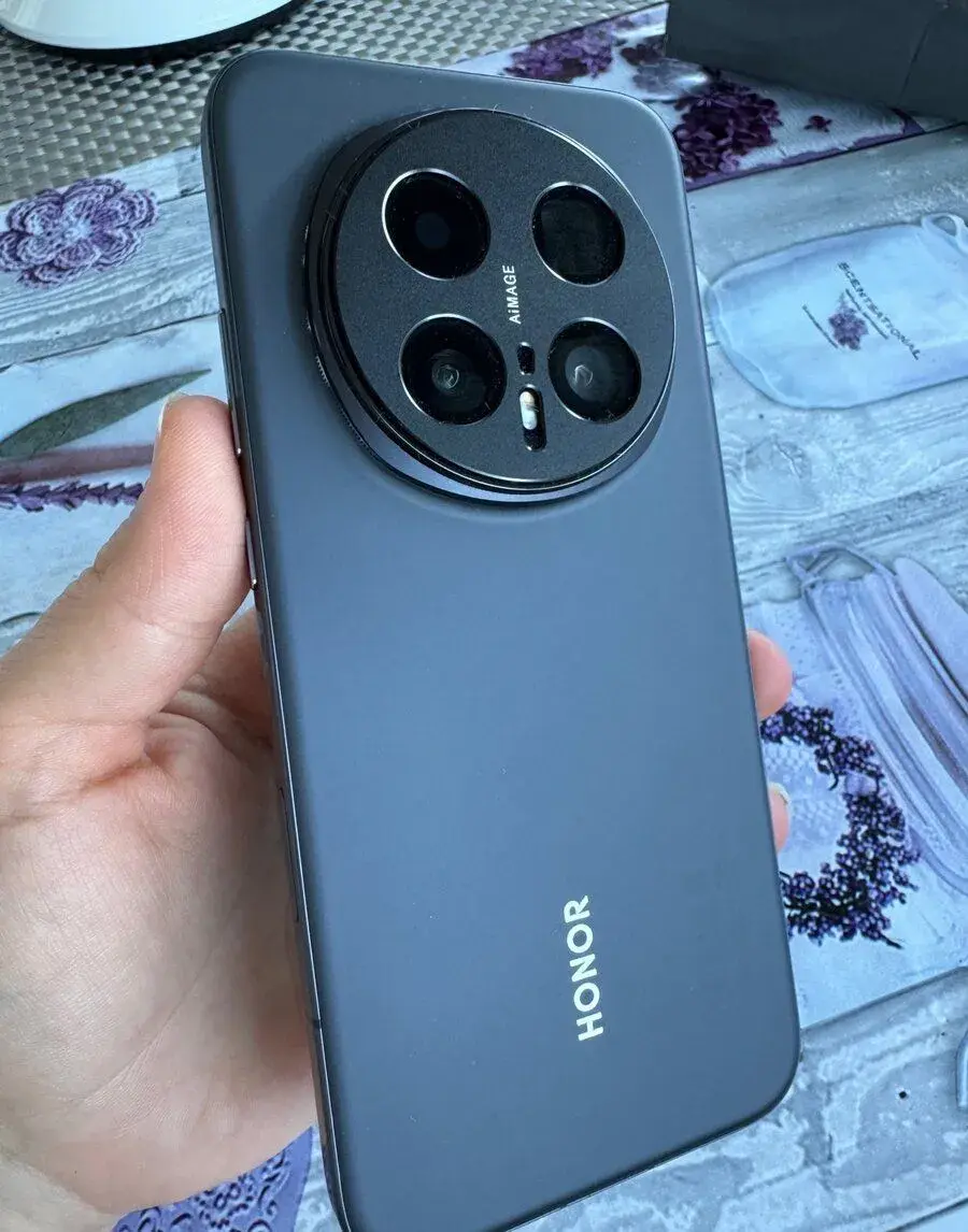 Honor magic 8 PRO v zaruke do 28.1.2028