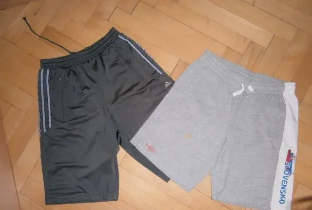 Kraťasy ADIDAS veľ. 158 + 1 zdarma
