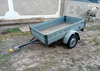 Prívesný vozík s nadstavbou