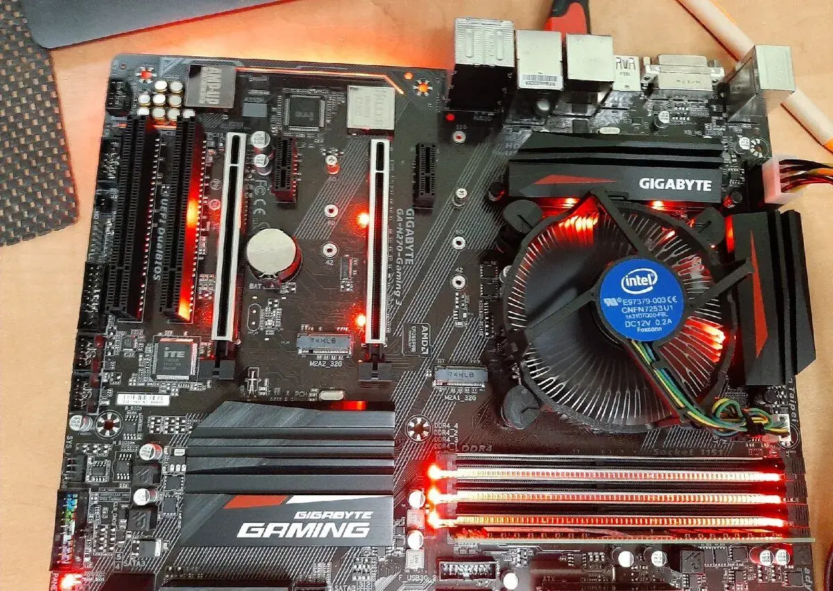 Gigabyte h279 Gaming 3 i5 7600, 16GB ram ddr4