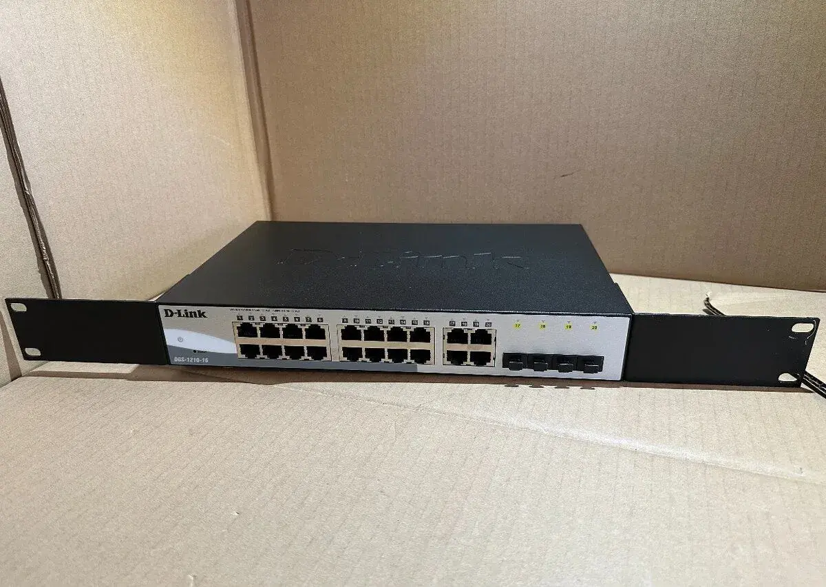 D-Link DGS-1210-16 switch - REZERVOVANE