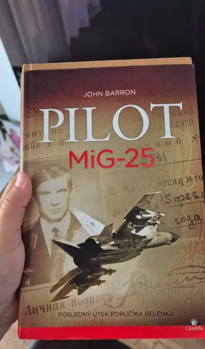 pilot mig 25