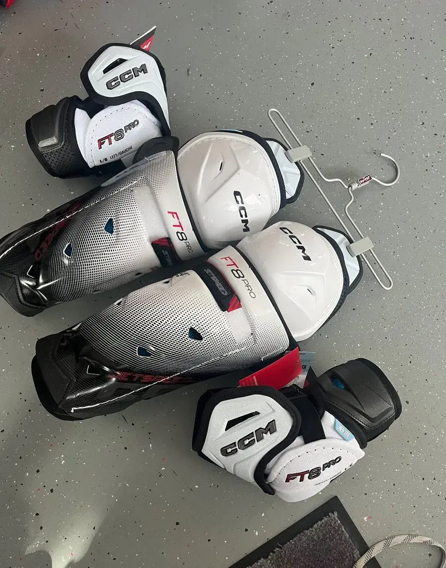 chranice CCM Jetspeed FT8 Pro