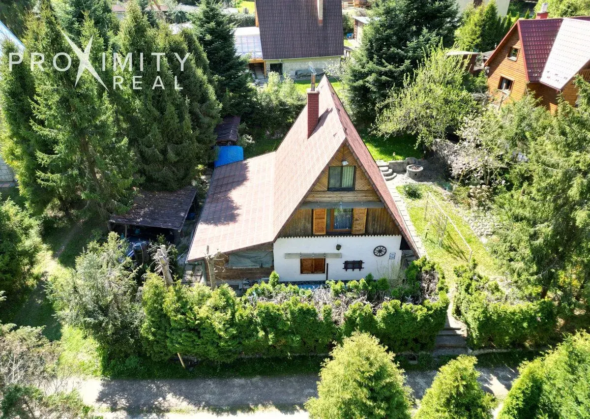 Celoročne obývateľná chata na predaj len 50m od vodnej nádrž