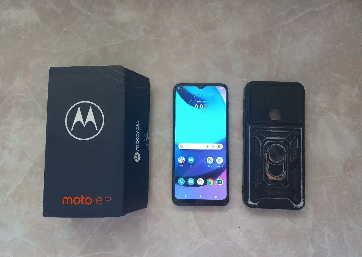 Motorola E20 /2/32GB Super stav