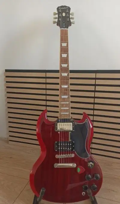 Elektrickú gitaru Epiphone SG PRO + puzdro a stojan