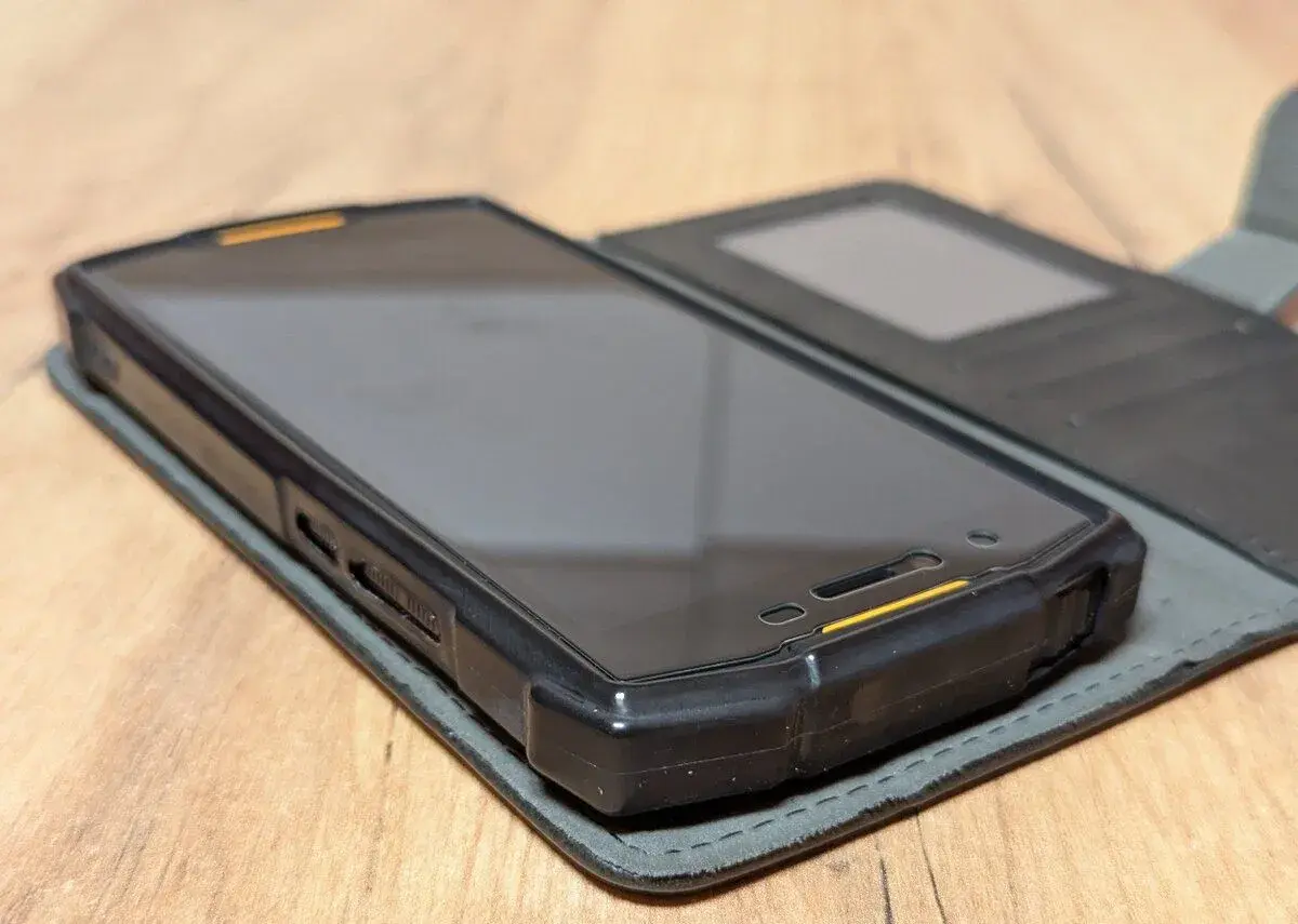 Doogee S55 extra odolný IP68 mobil, top stav + puzdro a sklo