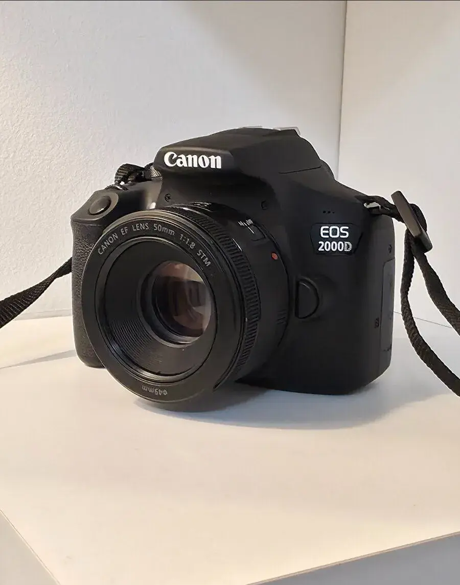 Canon 2000D