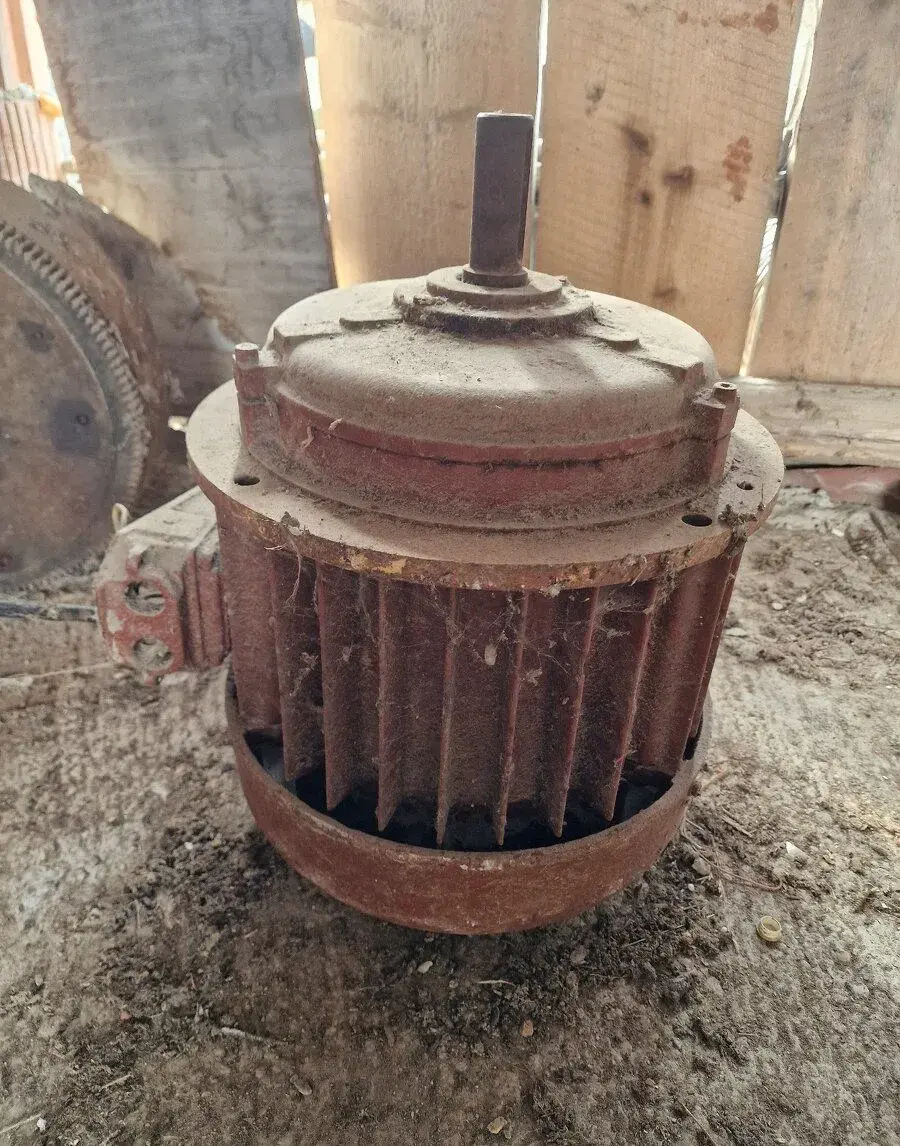Motor